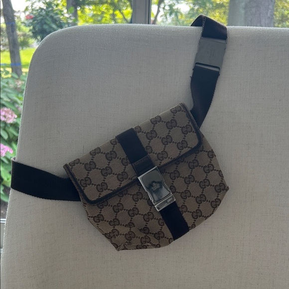 Gucci Beige and Black Crossbody Bag - Picture 1 of 13
